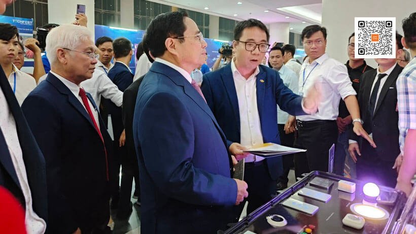 Camera an ninh FPT – Thủ tướng đến tham quan khu trải nghiệm của FPT Camera tại Techfest Vietnam 2022
